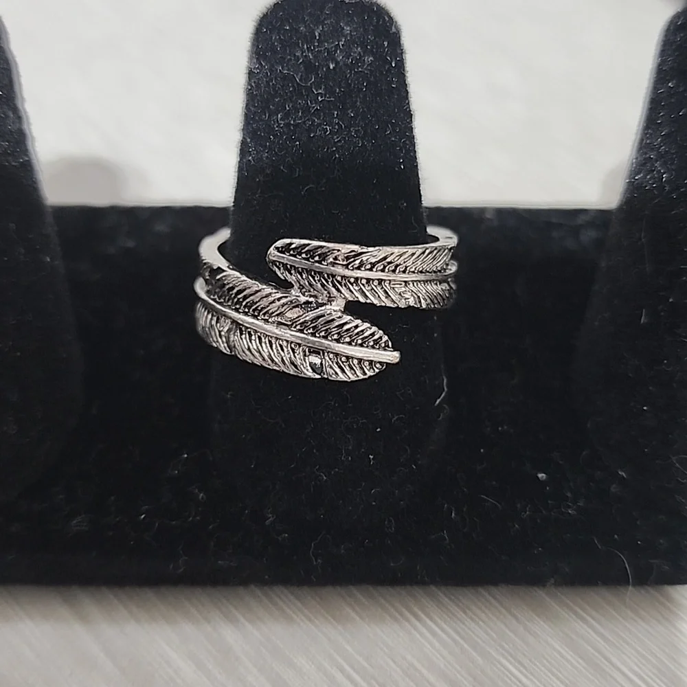 Idyllwild Silvertone Feather Ring - Picture 3 of 6